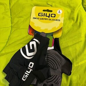 Black cycling Gloves GIYO Brand Size L